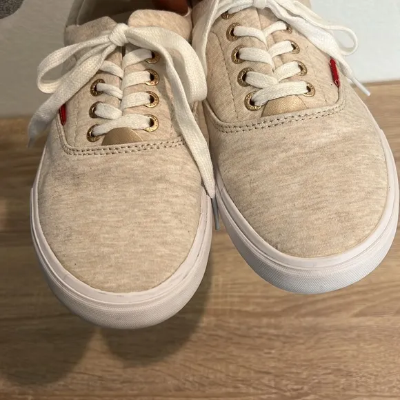 Levi's Women's Beige and white Casual Sneakers