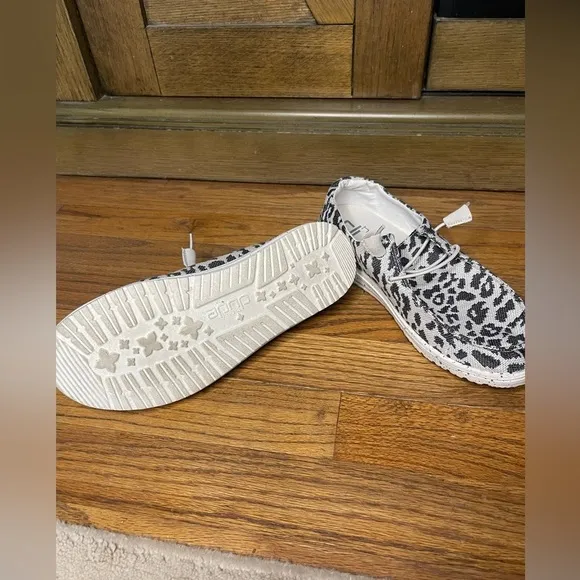 LIKE NEW - Hey Dude Womens Wendy Cheetah Grey Slip-On Loafers Size US 6