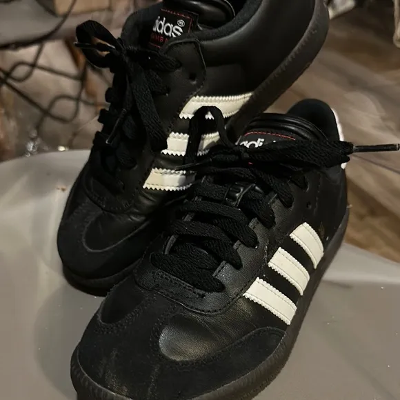 Like New size 2.5y Adidas Samba Black Sneakers