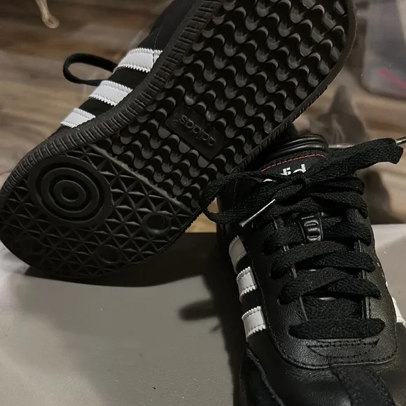 Like New size 2.5y Adidas Samba Black Sneakers