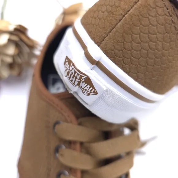 Like New Vans Womens Brown Casual Sneakers Sz 10