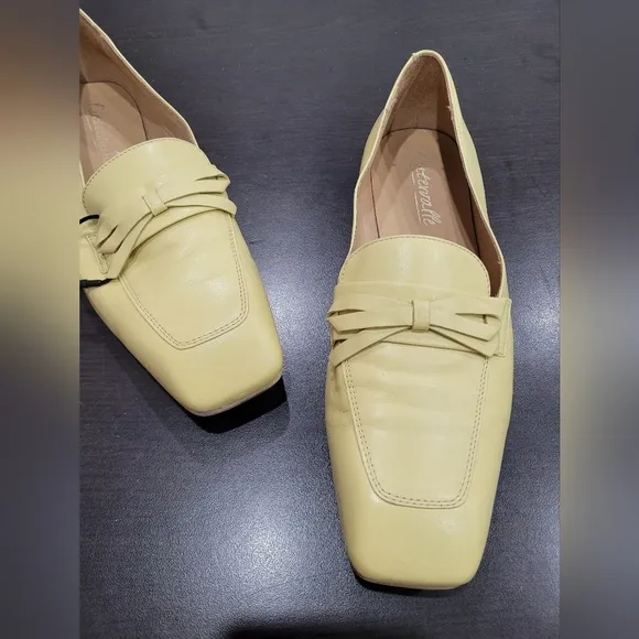 L'Intervalle Women's Yellow Leather Loafers