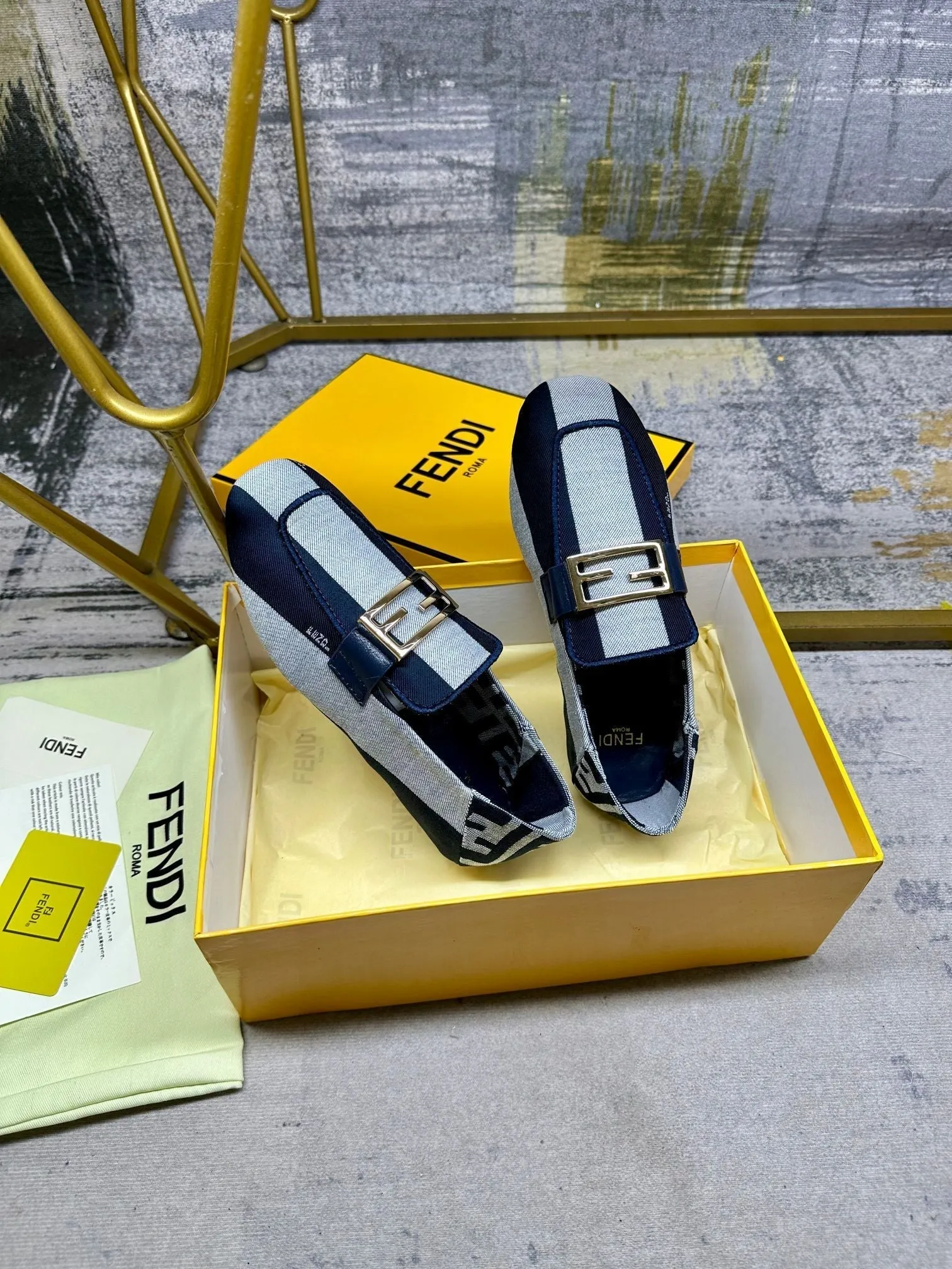 LOAFERS GOLD Hurry, ends soon FENDI HARDWARE BAGUETTE BLUE FENDI Express delivery WHITE MIX CANVAS NAVY IN