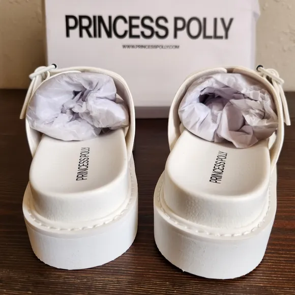 MA BELLE SANDALS all white size 9