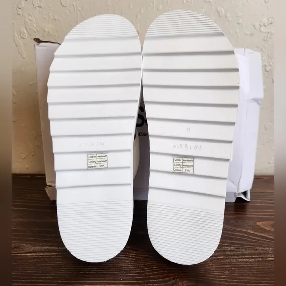 MA BELLE SANDALS all white size 9
