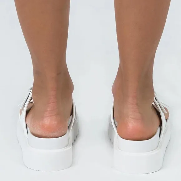 MA BELLE SANDALS all white size 9