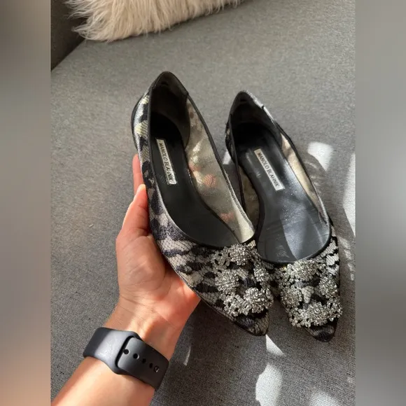 MANOLO BLAHNIK SHEER LACE HANGISI FLATS Size 7.5