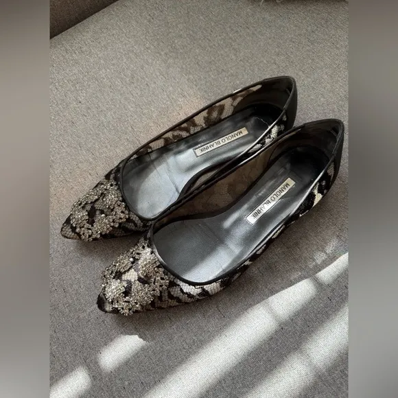 MANOLO BLAHNIK SHEER LACE HANGISI FLATS Size 7.5