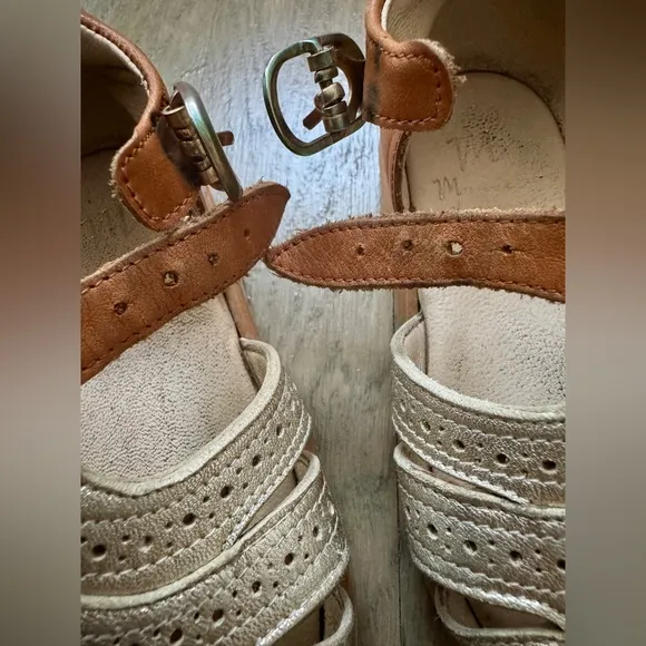MANUELA DE JUAN toddler girls cognac tan leather gold Mary Jane dress sandals