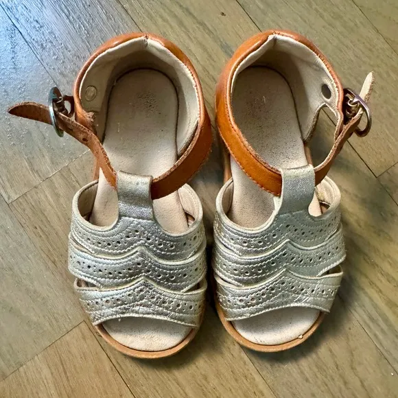 MANUELA DE JUAN toddler girls cognac tan leather gold Mary Jane dress sandals