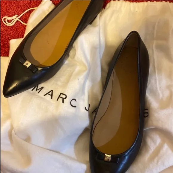 Marc by Marc Jacobs leather pointy toe flats 41