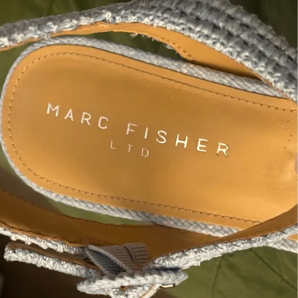 Marc Fisher LTD Women’s Chesse Heeled Sandals Sky Blue Size 11 M