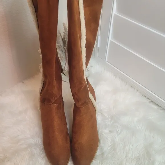 MELROSE AVE VEGAN SUEDE LEATHER IN TAN COLOR WITH SHEARLING WOMEN'S SIZE 10