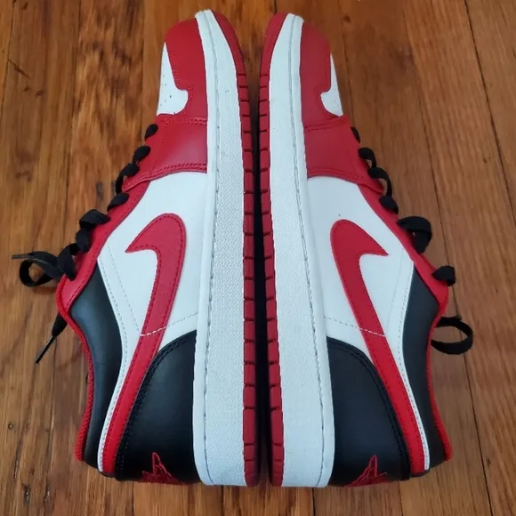 Mens 2022Air Jordan 1 Low 'Reverse Black Toe'