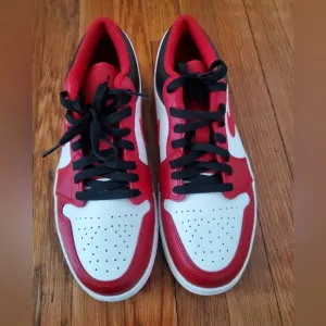 Mens 2022Air Jordan 1 Low 'Reverse Black Toe'