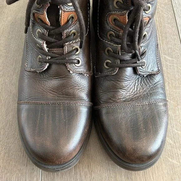 MENS J. KODA BROWN LEATHER HUGH BOOTS WITH SHERPA LINING SIZE 10
