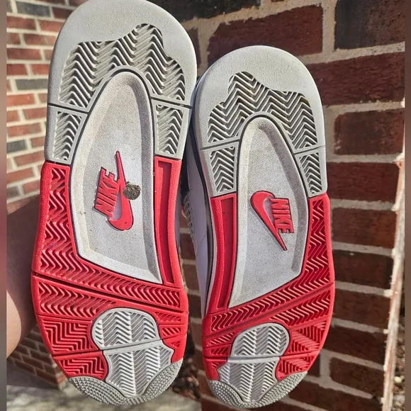 Men's Jordan 4 Retro Fire Red Sneakers