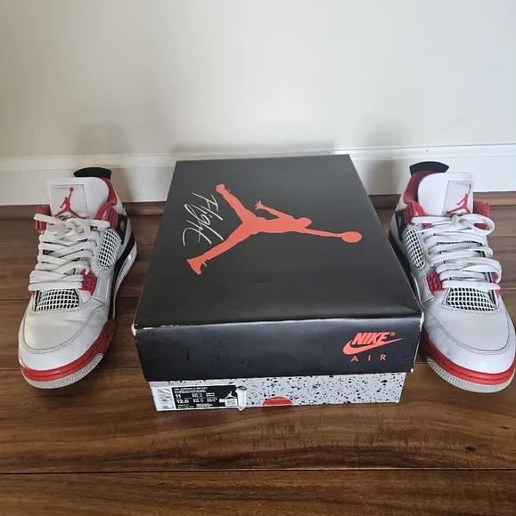 Men's Jordan 4 Retro Fire Red Sneakers