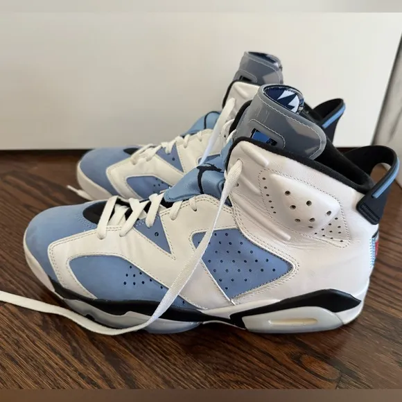 Men’s Jordan 6 Retro sneakers UNC white size 12
