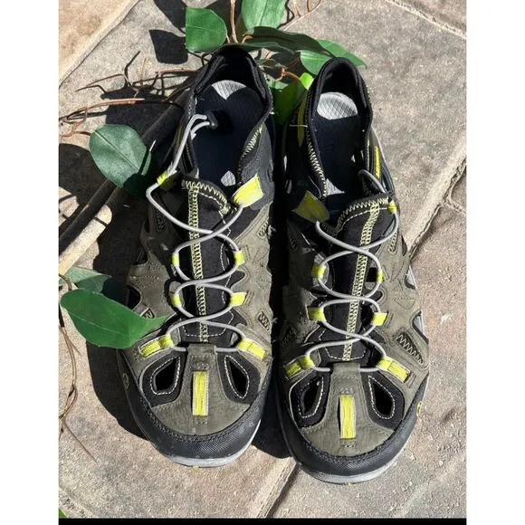 Men's Merrell olive hiking/water sandals size 13