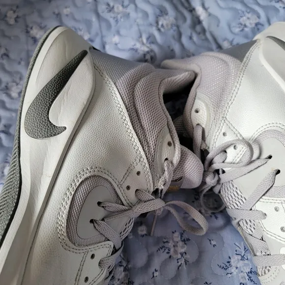 Men's NIKE White and Gray Athletic Sneakers