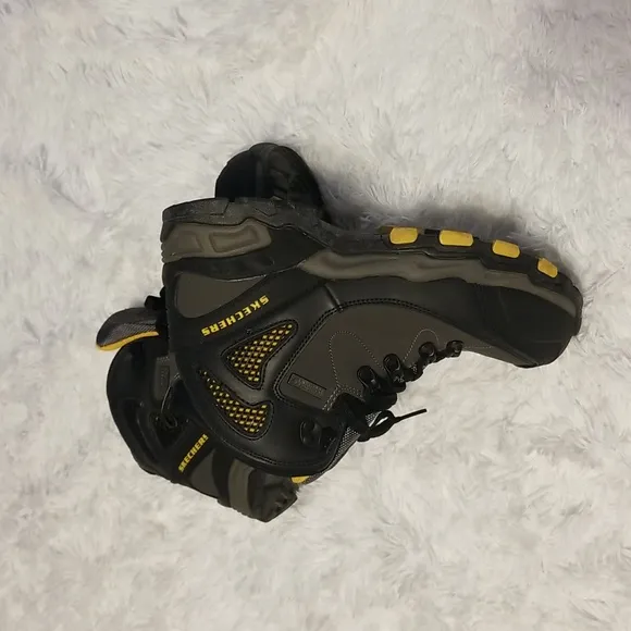 Men's Skechers Relaxed Fit-Trego PacificoWaterproof Hiking Boots-Size 8