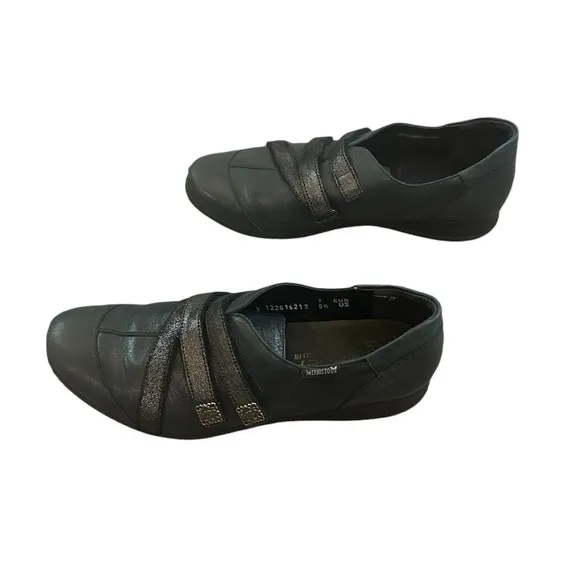 Mephisto Black Leather Loafers with Strappy Design Sz 9.5 in Very Good Condition