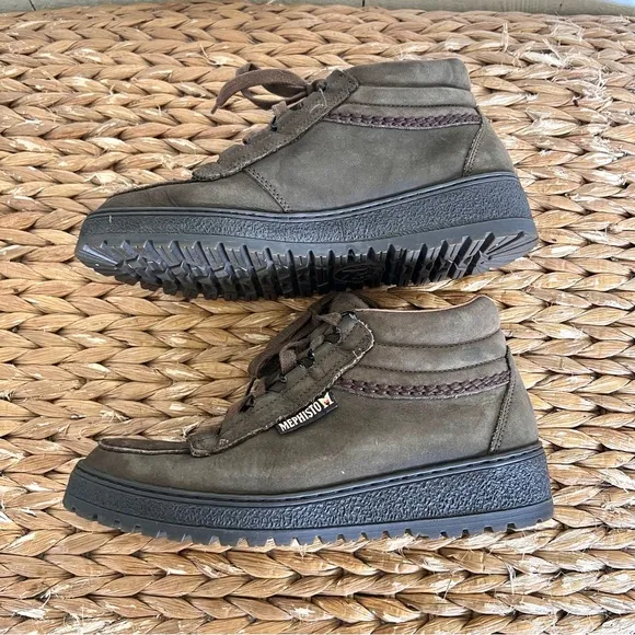Mephisto lace up hiking boots