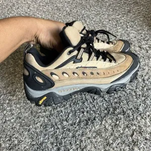 Merrell Pulse II 2 Women's Hiking Boots WATERPROOF Mid Vibram Mens 7 Women’s 9