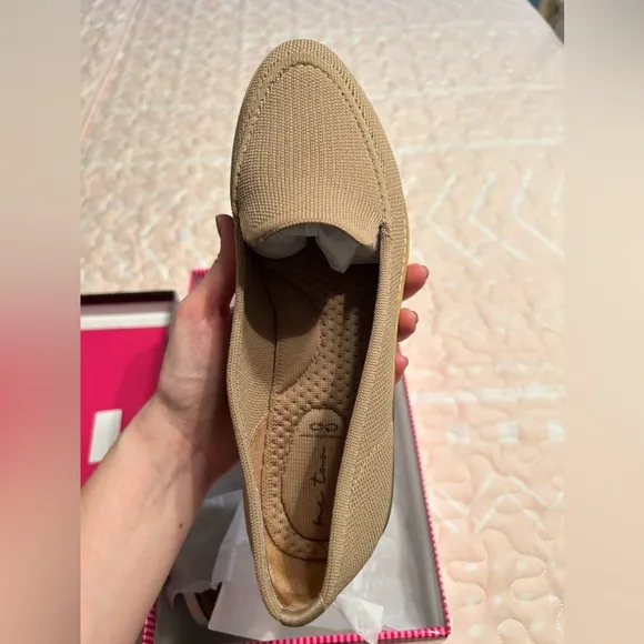 MeToo NWT Size 8 Tan Loafer Slip On Wedge