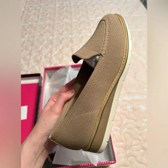 MeToo NWT Size 8 Tan Loafer Slip On Wedge