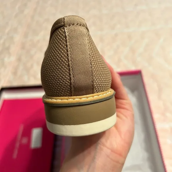 MeToo NWT Size 8 Tan Loafer Slip On Wedge