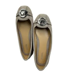 Michael Kors Leather Flats Loafer Driving Shoe Logo Size 8 Tan/cream