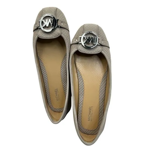 Michael Kors Leather Flats Loafer Driving Shoe Logo Size 8 Tan/cream