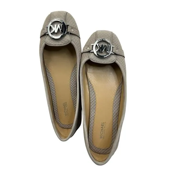 Michael Kors Leather Flats Loafer Driving Shoe Logo Size 8 Tan/cream