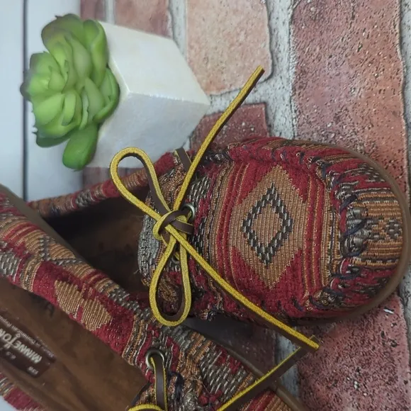 Minnetonka Baja Tapestry Southwestern Boho Slip On Loafer Moccasin Women's 6.5