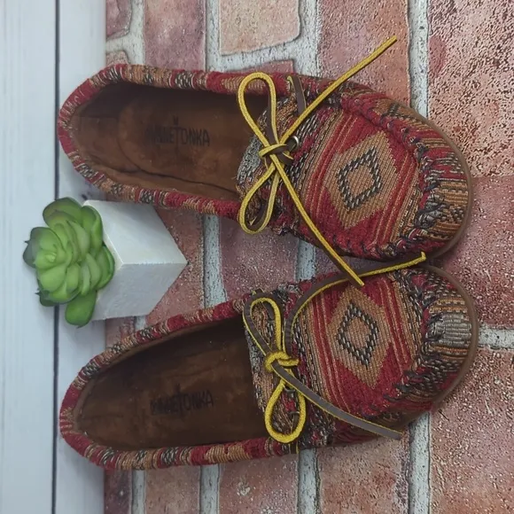 Minnetonka Baja Tapestry Southwestern Boho Slip On Loafer Moccasin Women's 6.5