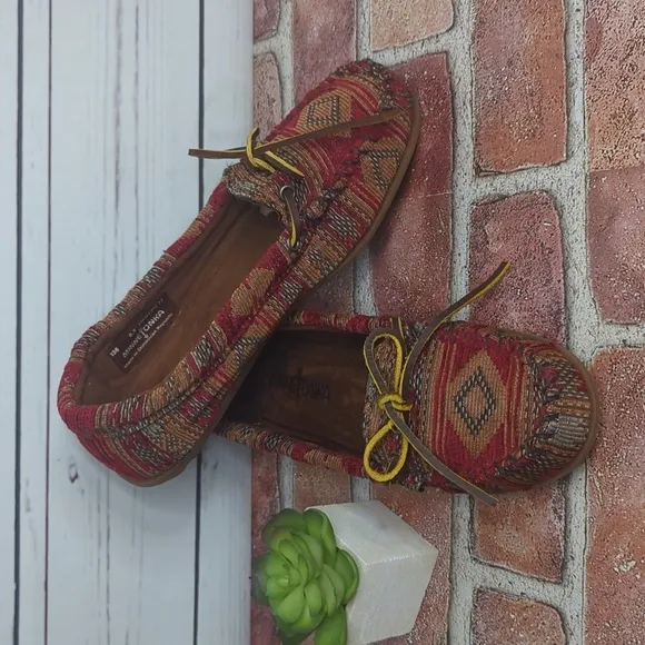 Minnetonka Baja Tapestry Southwestern Boho Slip On Loafer Moccasin Women's 6.5