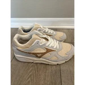 Mizuno Sky Medal Retro Classic Fashion Trainers Beige White US9.5/UK8.5/EU42.5