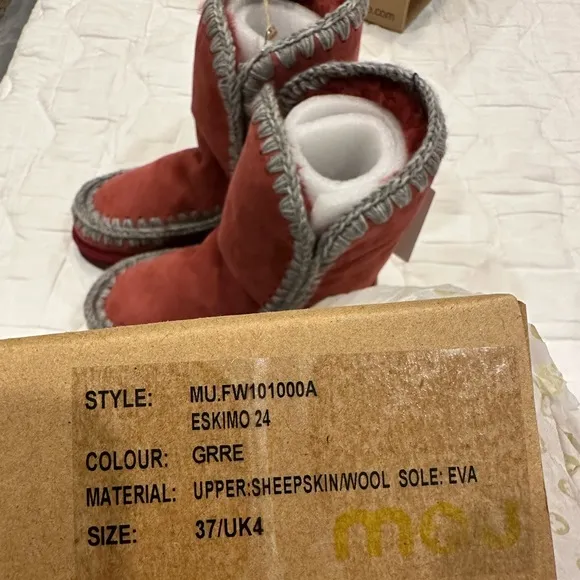MOU Sheepskin Shearling Boots Size 37