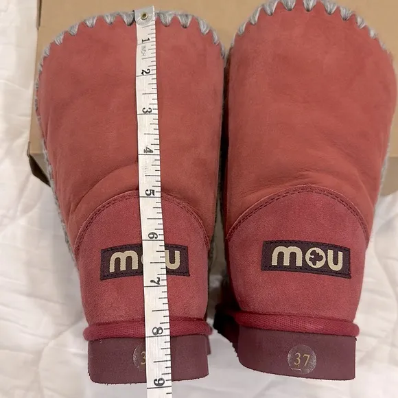 MOU Sheepskin Shearling Boots Size 37