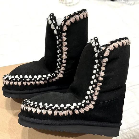 MOU Sheepskin Shearling Boots Size 38
