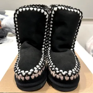 MOU Sheepskin Shearling Boots Size 38