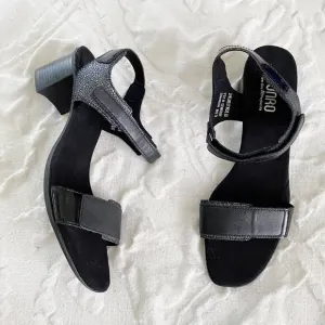 MUNRO Denise Ii Block Heel Sandal In Black Leather/ Patent Combo Size 8.5M