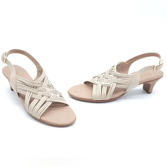 MUNRO Marianna Slingback Beige Sandals Stylish Comfort Women's Size 9.5 Narrow