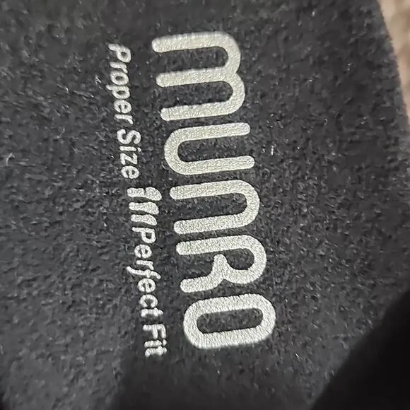 MUNRO WALLIS OPEN SQUARE TOE BLOCK HEEL T-STRAP SANDALS SIZE 9.5W NWOB