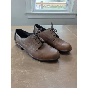 Naot Kedma Oxford Loafers women's 41 US10 brown tan lace up preppy academia