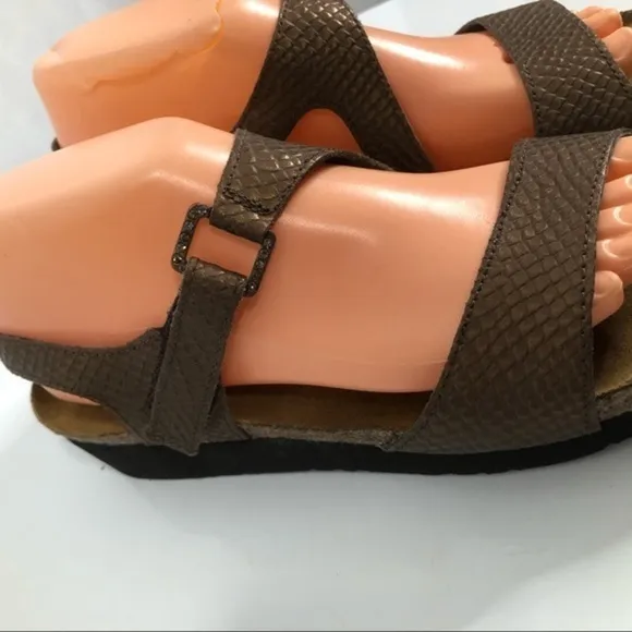 Naot Pamela bronze leather sandals mint condition