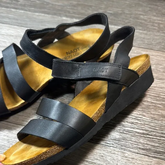 Naot Women's Black Sandals size 41 (b91)