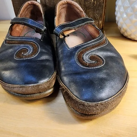 NAOT Womens Matai MaryJane Loafers Size 11 Leather Navy Blue Brown Cork Footbed
